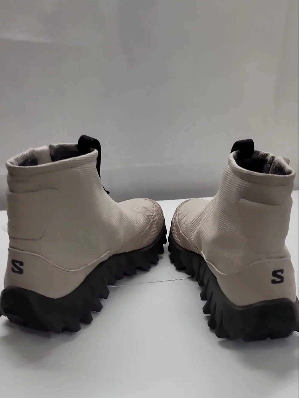 Salomon Snowclog Mid boots 8.5